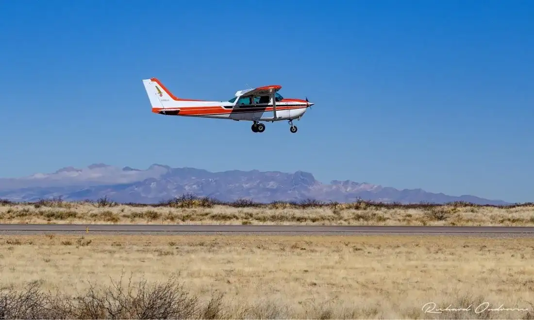 Summit Flight Academy offers Discovery Flights out of Lee's Summit in Kansas City