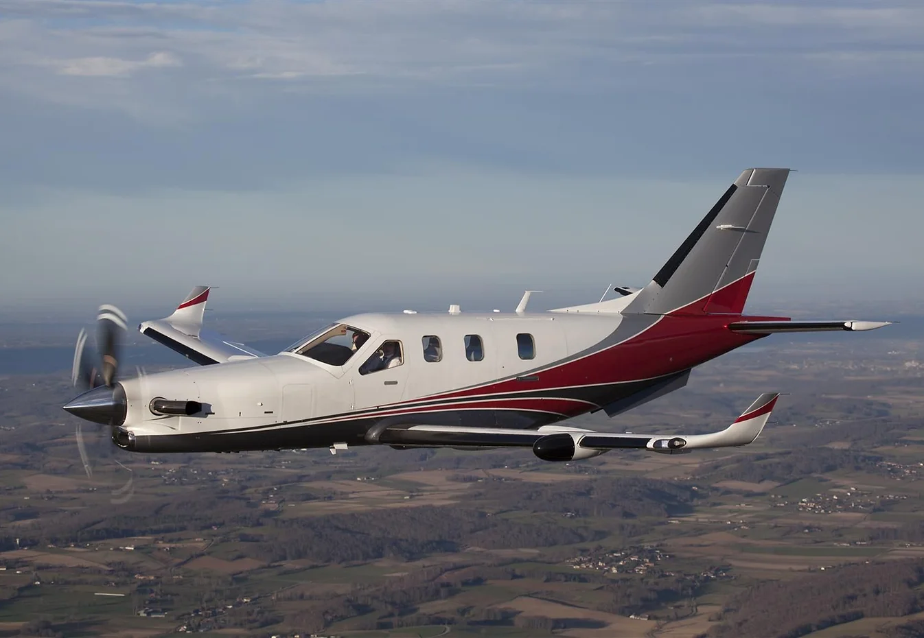 Training aircraft flying during Summit Flight Academy instruction