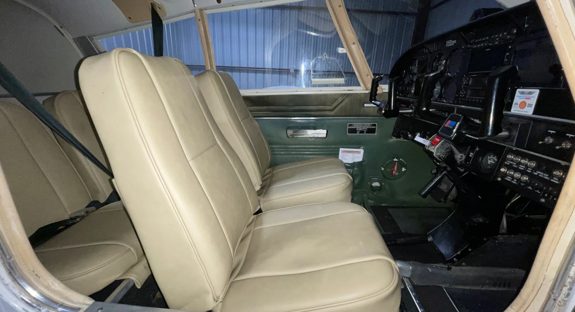 Piper Cherokee interior seats