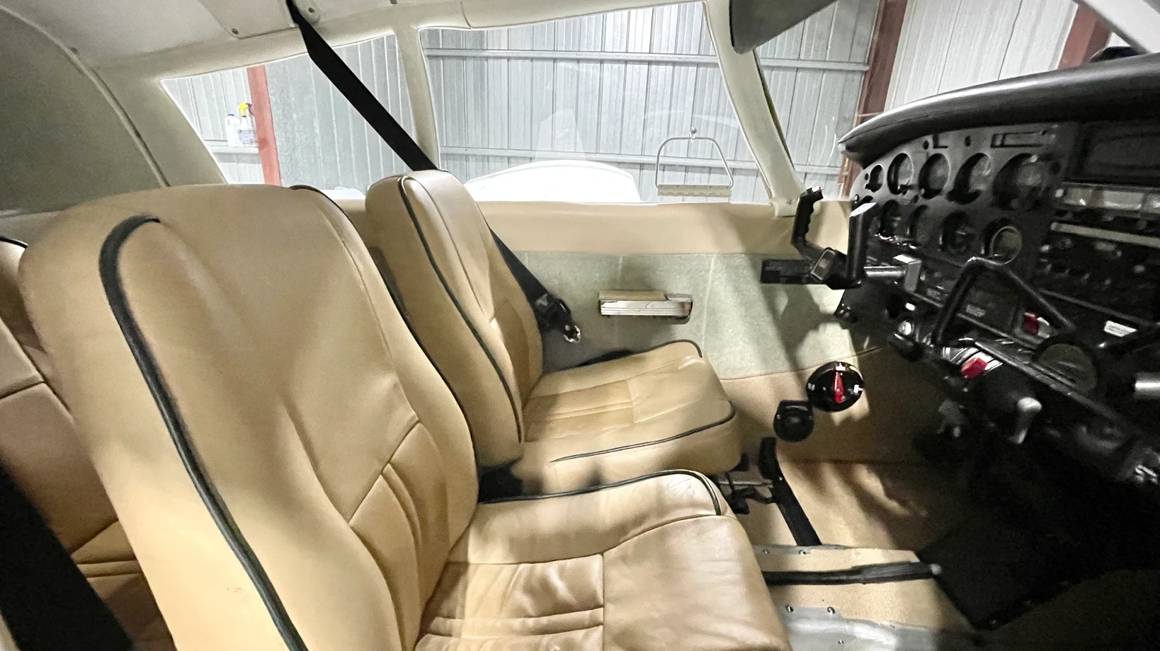 Piper Cherokee interior seats