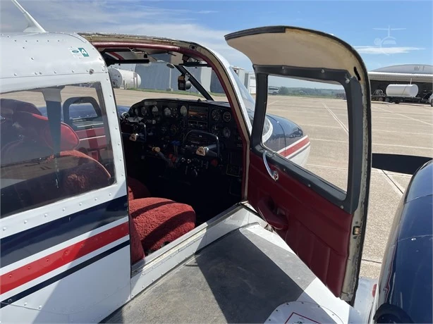 Cockpit of the Piper Twin Comanche N7664Y at Summit Flight Academy
