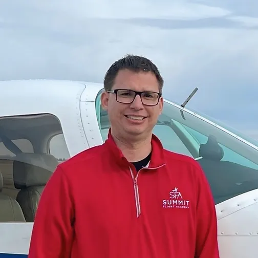 headshot of Jeremy Davis at Summit Flight Academy kansas city flight instructor