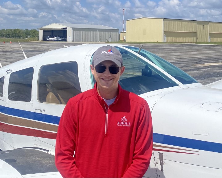 headshot of Matt Haselhorst at Summit Flight Academy kansas city flight instructor